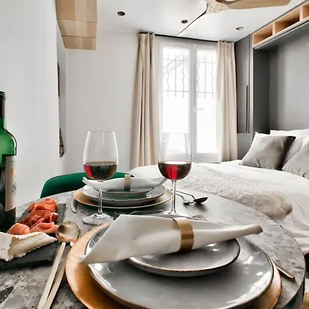 New ! Cosy Intimate Nest Sacre Coeur ! * Paris