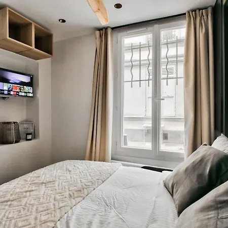 Apartment New ! Cosy Intimate Nest Sacre Coeur ! *